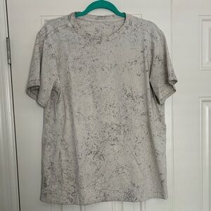 lululemon athletica Women's Short Sleeve Tee in Light Gray Mineral Print